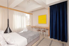 The Marble Suites, PLAKA