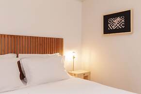 The Marble Suites, PLAKA