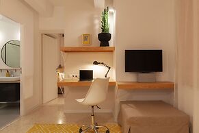 The Marble Suites, PLAKA