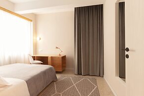 The Marble Suites, PLAKA