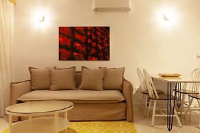 The Marble Suites, PLAKA