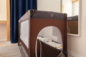 The Marble Suites, PLAKA