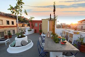 The Marble Suites, PLAKA