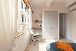 The Marble Suites, PLAKA