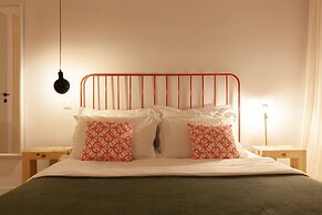 The Marble Suites, PLAKA