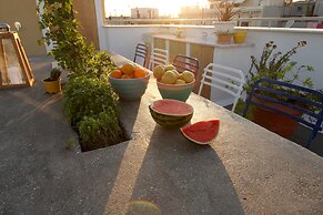 The Marble Suites, PLAKA