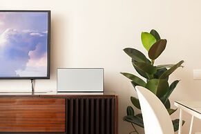 The Marble Suites, PLAKA