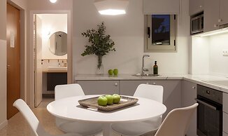 The Marble Suites, PLAKA