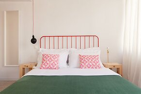 The Marble Suites, PLAKA