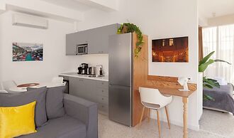 The Marble Suites, PLAKA