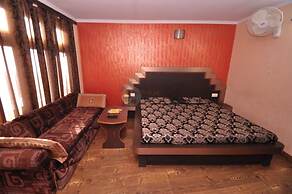 Hotel Sidharth Regency