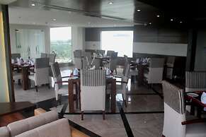 Hotel X