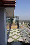 Hotel X