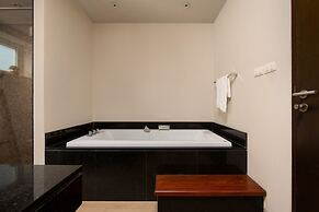 Serenity Grand Seaview Suite