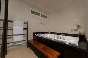 Serenity Grand Seaview Suite