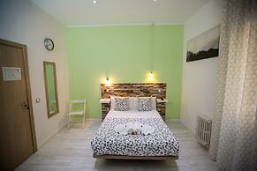 Hostal Adis