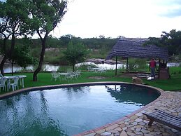 Nyangombe Safari Lodge