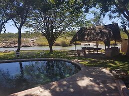 Nyangombe Safari Lodge