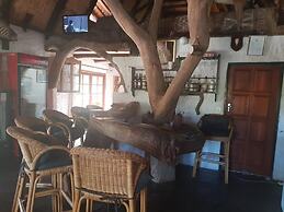 Nyangombe Safari Lodge