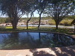 Nyangombe Safari Lodge