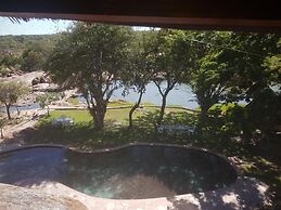 Nyangombe Safari Lodge