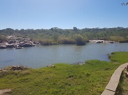 Nyangombe Safari Lodge