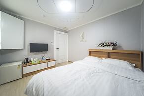 Daegu Dongseongro Gyeong`s Hostel