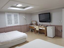 Daegu Dongseongro Gyeong`s Hostel