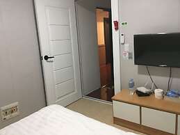 Daegu Dongseongro Gyeong`s Hostel