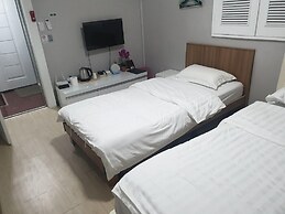 Daegu Dongseongro Gyeong`s Hostel