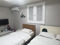 Daegu Dongseongro Gyeong`s Hostel
