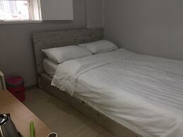 Daegu Dongseongro Gyeong`s Hostel