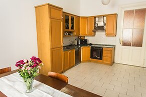 Central Retro Apartment