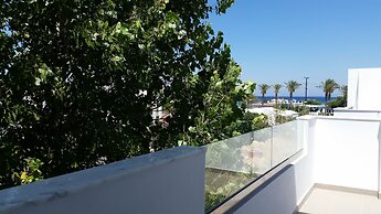 Ria's Deluxe Apartments