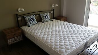 Ria's Deluxe Apartments