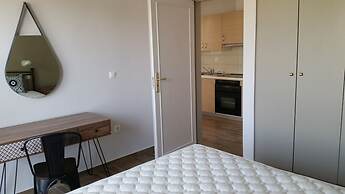 Ria's Deluxe Apartments