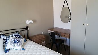 Ria's Deluxe Apartments