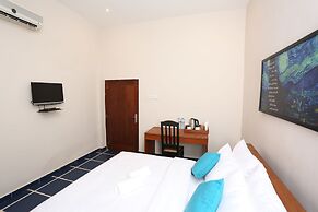 Boots Travelers Lodge