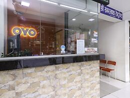 OYO 334 Everest Hotel