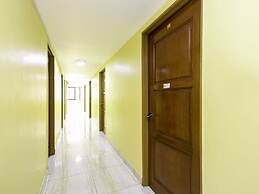 OYO 334 Everest Hotel