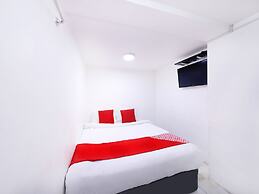 OYO 334 Everest Hotel