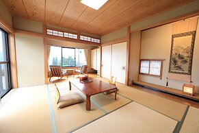 Yakiniku to Kaisen no Yado Raku