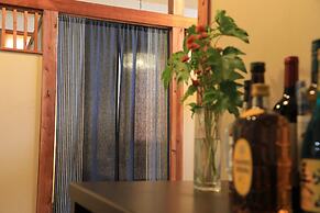 Yakiniku to Kaisen no Yado Raku