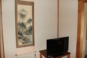 Yakiniku to Kaisen no Yado Raku