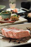 Yakiniku to Kaisen no Yado Raku