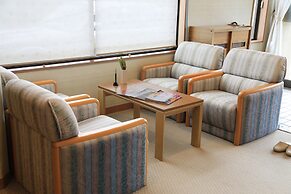 Yakiniku to Kaisen no Yado Raku