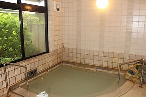 Yakiniku to Kaisen no Yado Raku