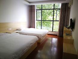 DONG JIANG HU XIANG CUN DA WAN CAI Hotel