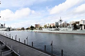 Waterfront Apt. on Sydney Harbour H390