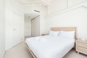 Waterfront Apt. on Sydney Harbour H390